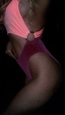 София , 8 950 671-47-04 Снять телку по разумной цене (София , тел. 8 950 671-47-04)