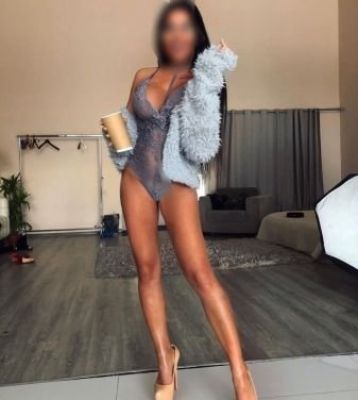 Лэйла Арбат, 8 911 476-98-35 Лэйла Арбат, рост: 161, вес: 54 — тайский массаж члена