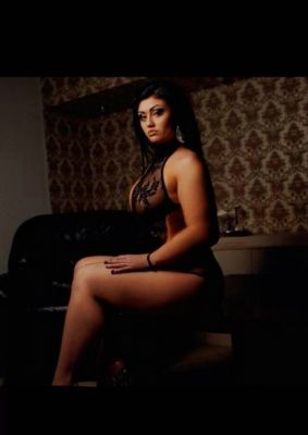 Олюшка, 8 908 290-51-38 Грудастая куртизанка в Калининграде