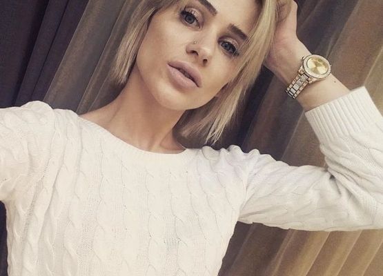 Аврора, 8 911 476-98-38 купить шлюху (Аврора, рост: 164, вес: 59)